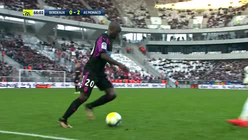 梅西将领取美职联MVP奖杯，梅西杯U16国际赛同步揭幕（梅西捧起美职联MVP，梅西杯U16国际赛同日启幕）