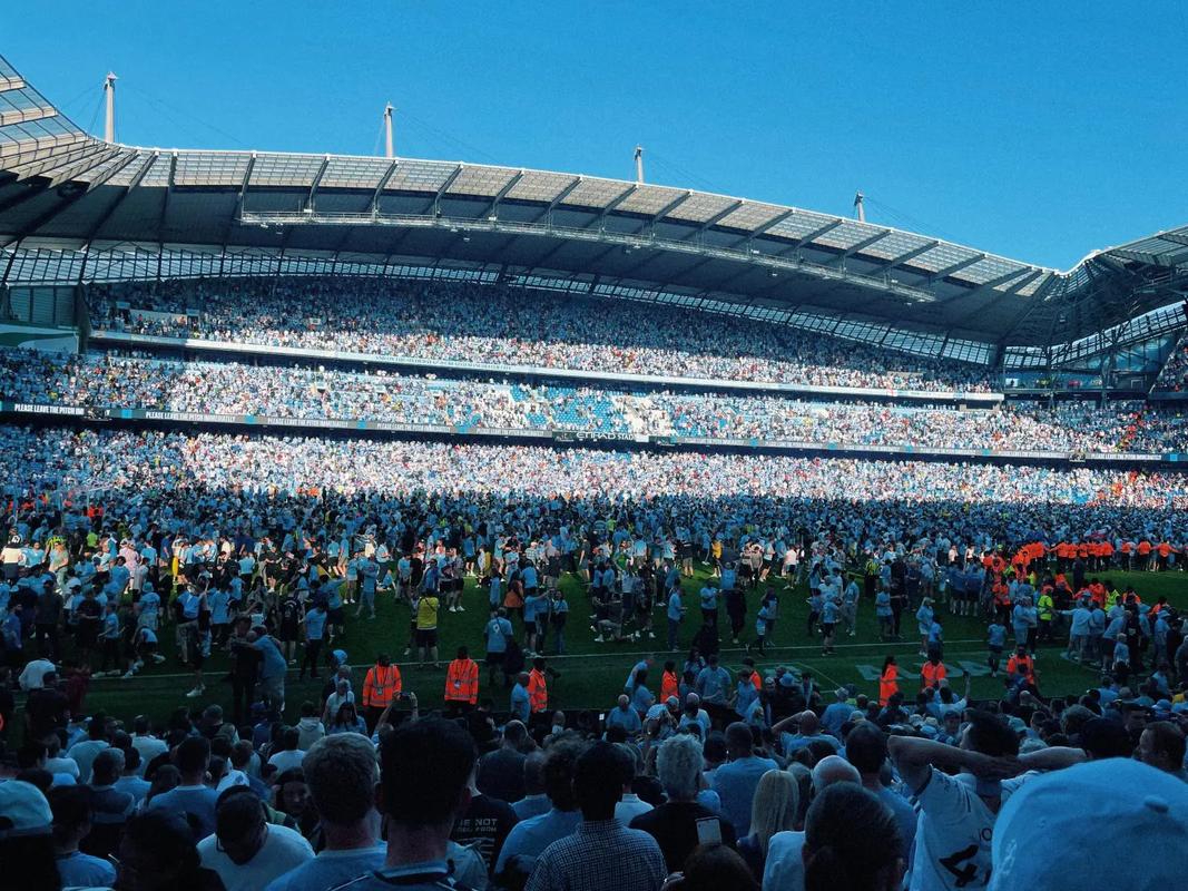 京媒：之前受伤的李磊今天参与国安赛前训练，冯博轩因伤缺席（国安赛前训练：李磊伤情好转参与合练，冯博轩因伤缺席）