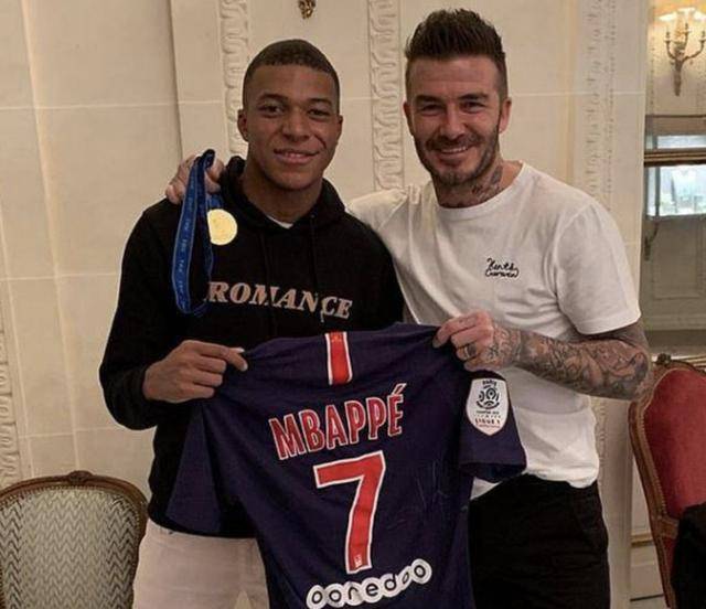 世体：弗里克已率巴萨16场逆转，本赛季未过半就已多达7次（世体：弗里克执教巴萨逆转数达16场，本赛季未过半已上演7次）