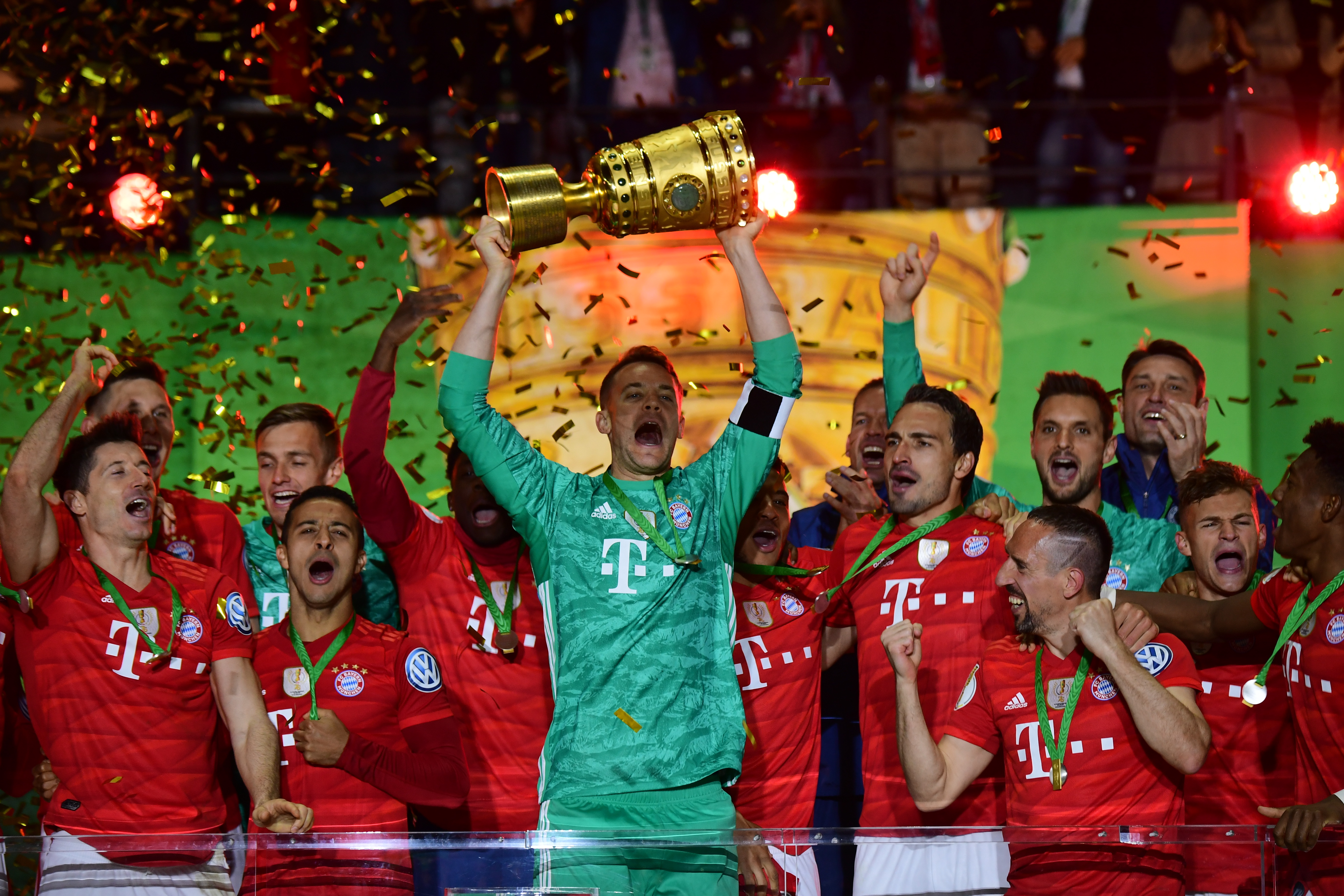 中足联发布2025赛季职业联赛数据：三级联赛累计观众近900万（2025赛季职业联赛数据出炉：中足联称三级联赛观赛人次近900万）