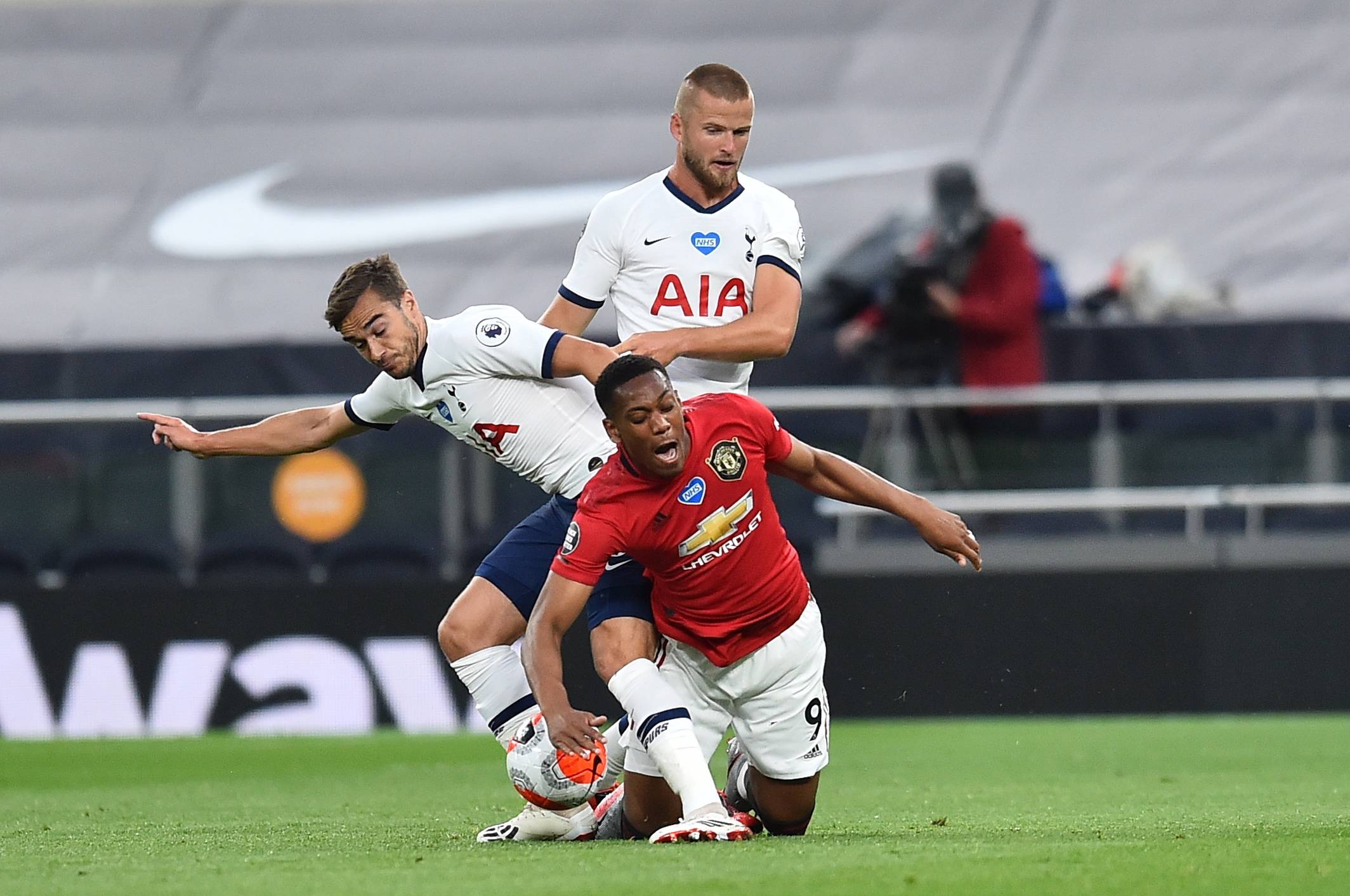 巴媒：内马尔不顾队医建议进行训练，他想出战周五关键保级战（巴媒称内马尔无视队医建议坚持训练，力争出战周五保级生死战）