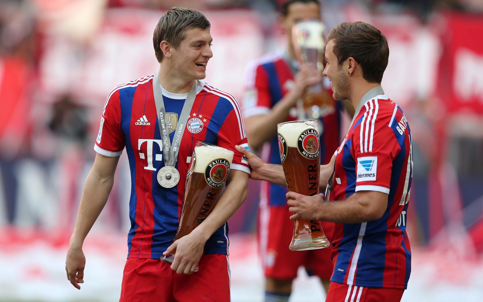 篮球勇士球星连续三场助攻上双（勇士球星三场连送两位数助攻）