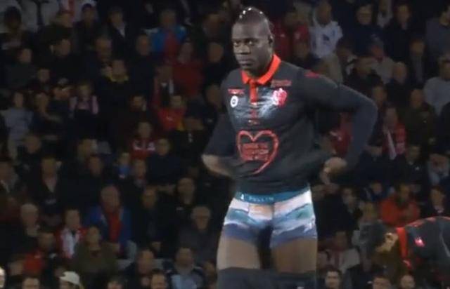 米体：国米想让邓弗里斯在意超杯半决赛对阵博洛尼亚时复出（米体：国米盼邓弗里斯赶上意超杯半决赛对博洛尼亚复出）