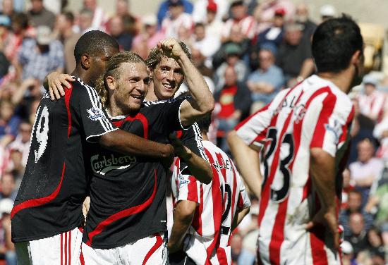 早报：皇马主场翻车，那不勒斯登意甲榜首（晨报：皇马主场失利，那不勒斯领跑意甲）