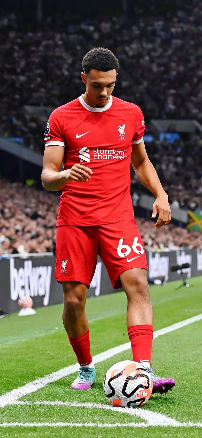 FM26逆天Bug，外场球员“闪现”至门前挡出对方主罚的点球（FM26离谱Bug：外场球员瞬移到门前封堵对手点球）