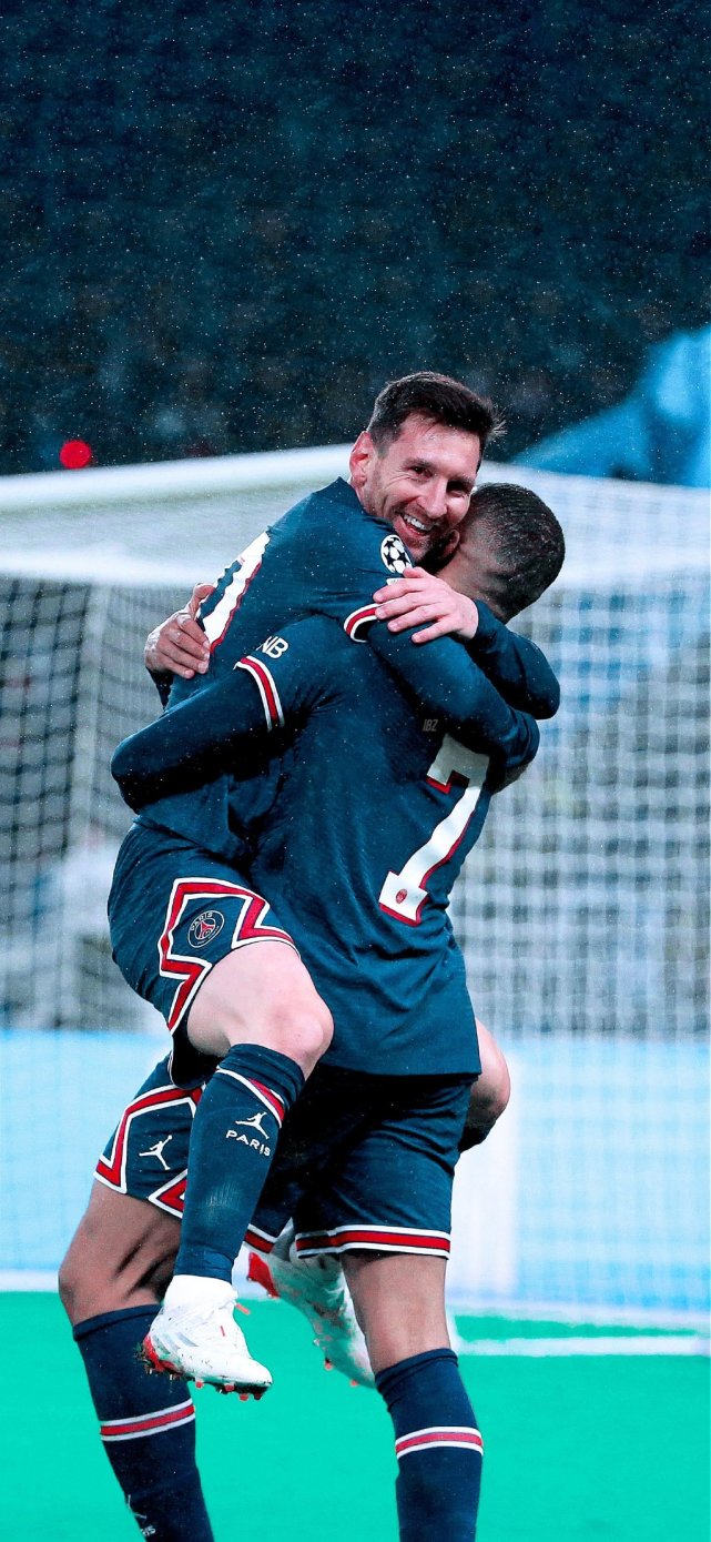 欧冠之夜又出现神剧本（欧冠之夜再度上演神奇剧本）