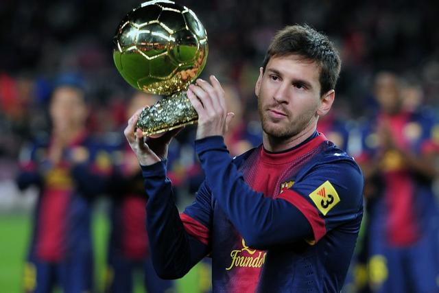 曼城大幅轮换？夸安萨：他们今晚首发的球员有些也是世界级的（夸安萨谈曼城轮换：今晚首发同样不乏世界级球员）