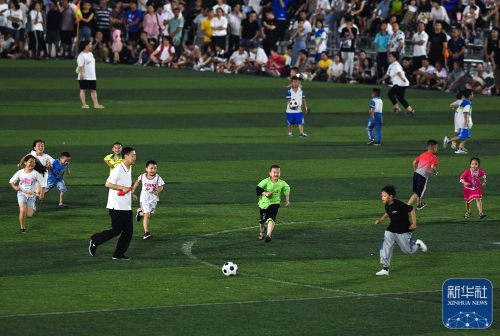 广岛三箭主帅：很高兴我的最后一战能获胜，球员们动力十足（广岛三箭主帅：谢幕战告捷令人欣喜，球员们战意十足）