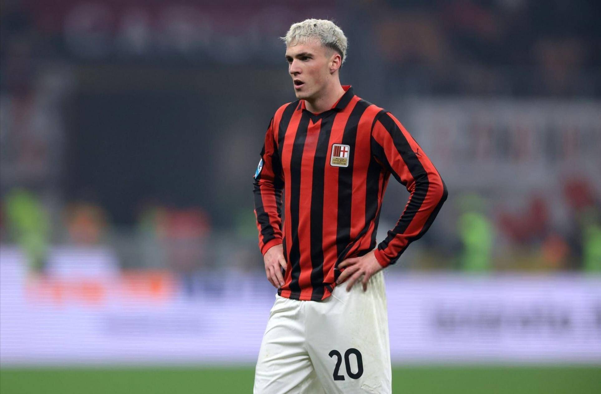 世体：巴萨内部认为凯恩很乐意来到西甲，莱万是一个很好先例