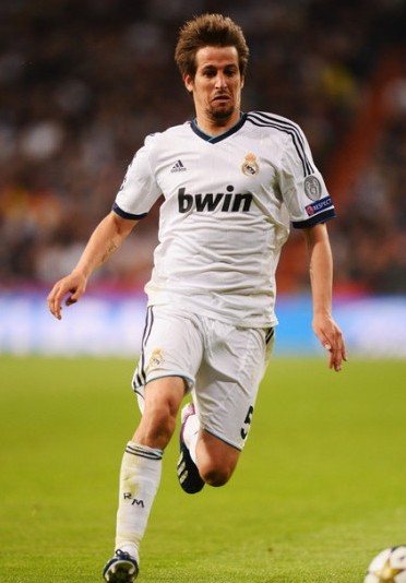 蒙特拉：不能把伊尔迪兹固定在某个位置，那不利于他继续成长（蒙特拉：伊尔迪兹不应被固定在单一位置，否则会影响他的成长）