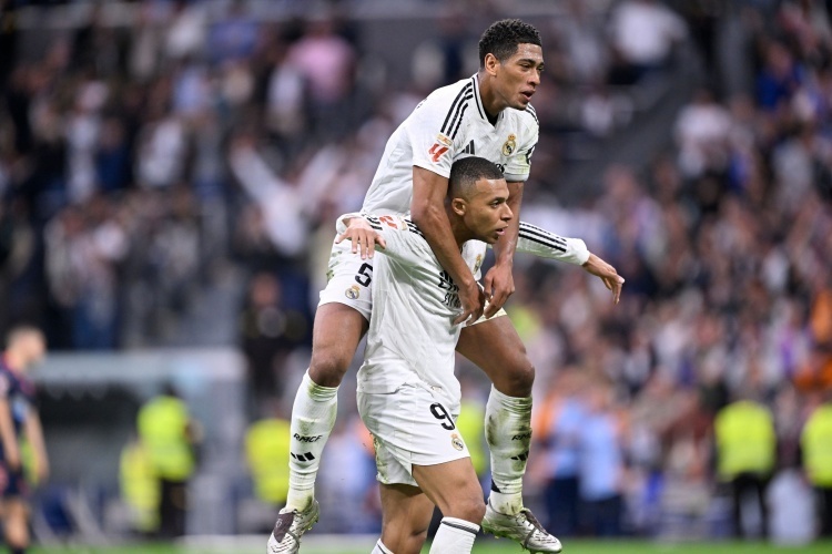 德天空：凯恩没考虑明夏离队，他希望在拜仁至少待到2027年（德国天空体育：凯恩无意在明夏离队，计划至少留在拜仁至2027年）