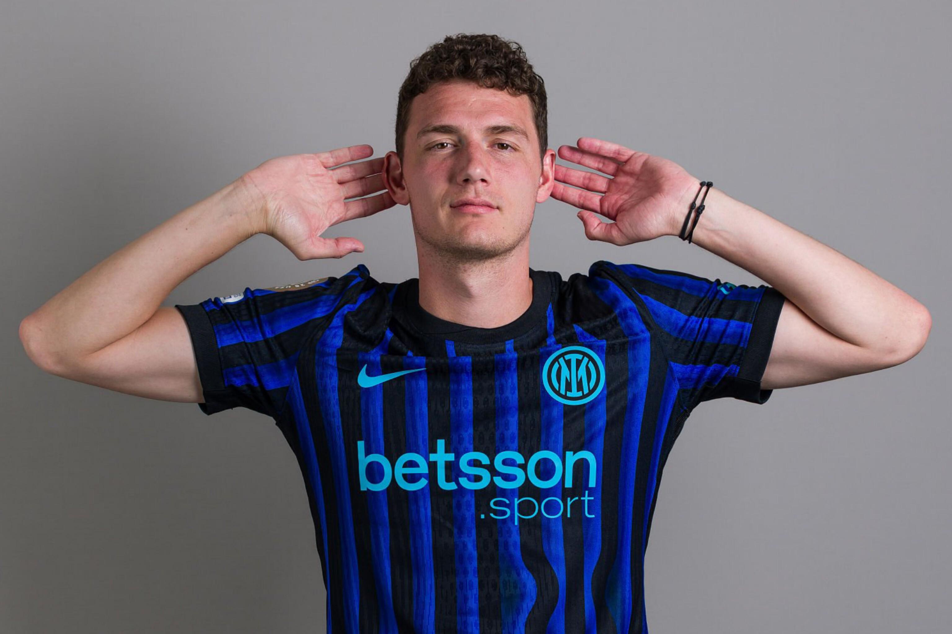 球队在最关键时刻站了出来（关键时刻，球队挺身而出）