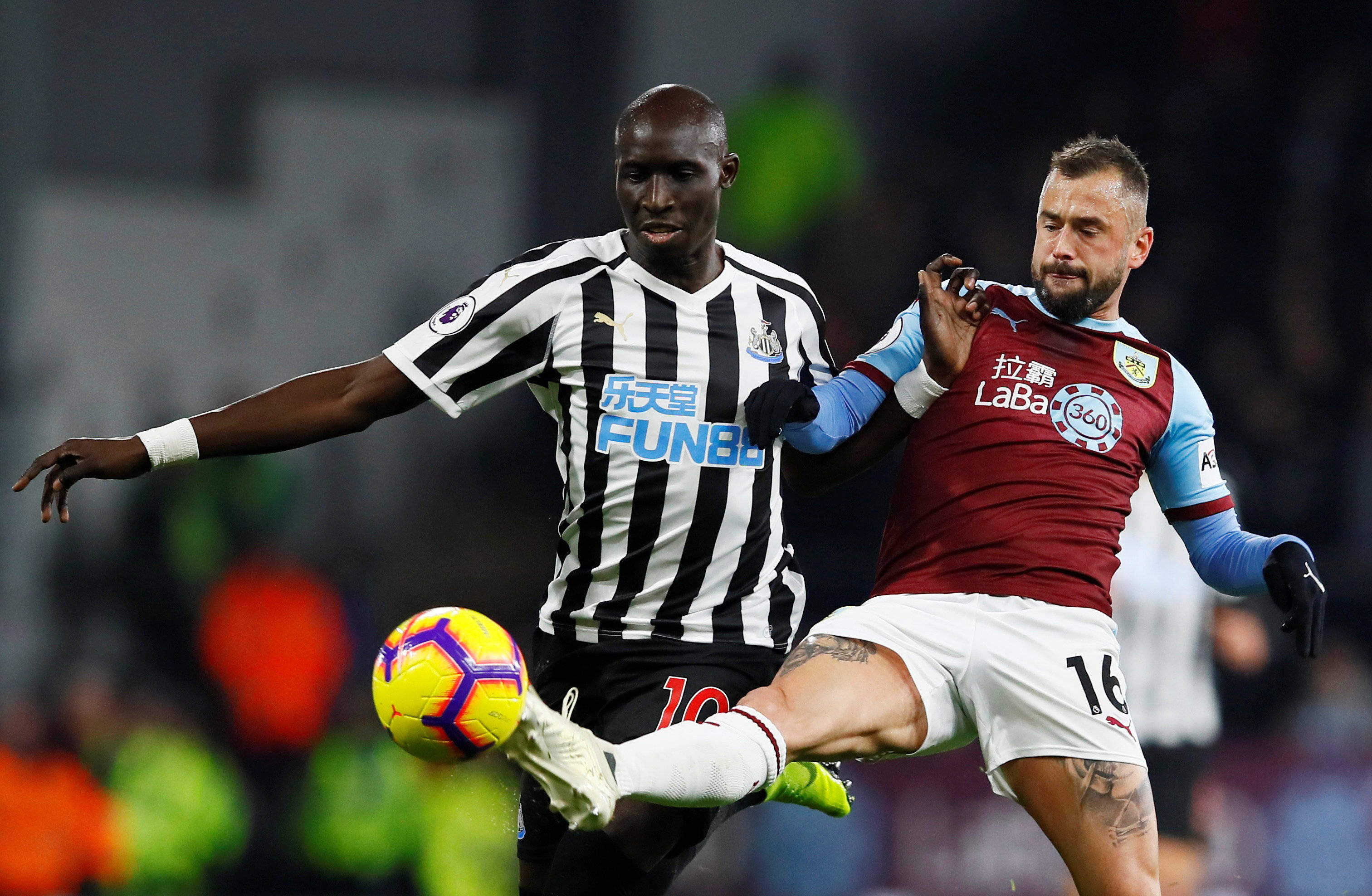 世体：巴黎关注巴萨B队队长科尔特斯，巴萨可与他续约至后年（世体：巴黎有意巴萨B队长科尔特斯，巴萨可选择将其合同续至后年）