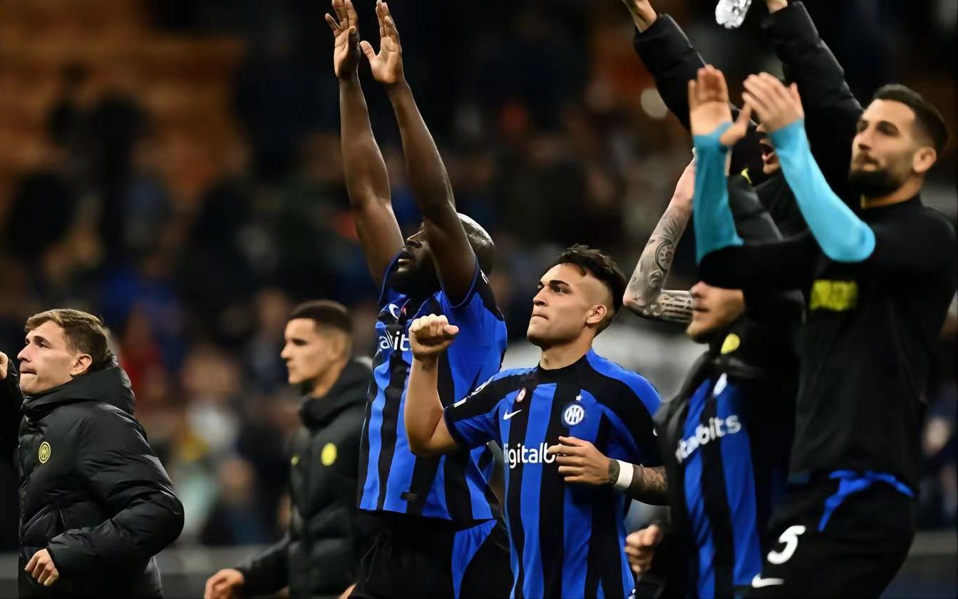 约基奇准三双，穆雷37+7力压福克斯，马刺奇兵7记三分射落掘金（约基奇准三双难救主，穆雷37+7压过福克斯，马刺奇兵7记三分掀翻掘金）