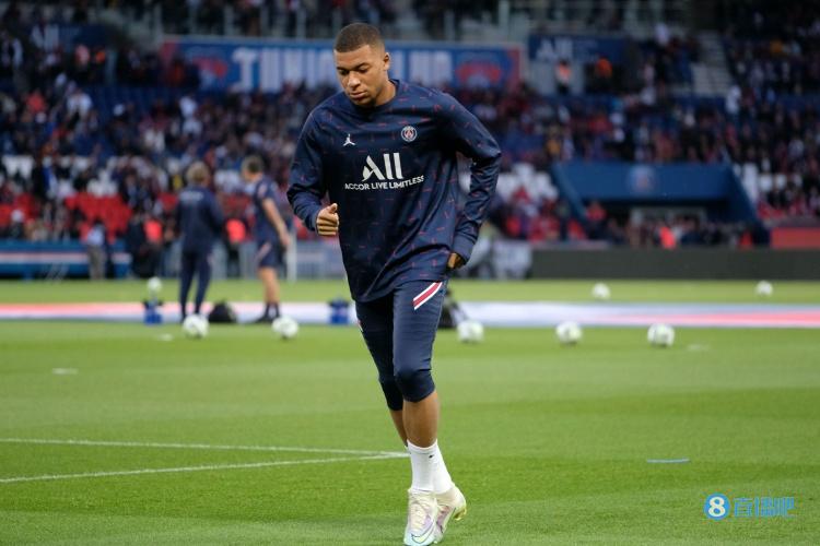 西媒：多名巴萨球员主动找到弗里克，愿弥补阿劳霍缺阵影响（西媒：巴萨多名球员主动向弗里克请缨，力争弥补阿劳霍缺席影响）