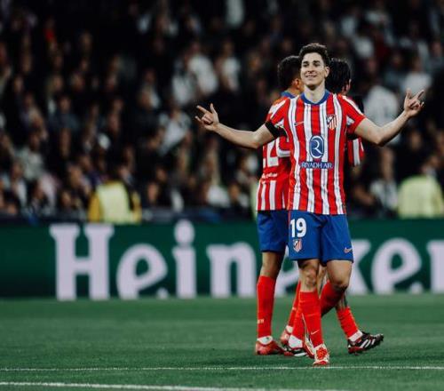 上海海港火力全开豪取三连胜（上海海港攻势如虹，连下三城）